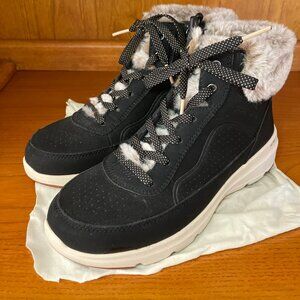 Skechers On The Go Glacial Ultra Boots Womens 6.5 Black Suede 144199